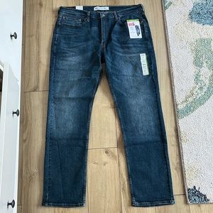 Mens signature Levis Jeans. Straight. New with tags. 36x32